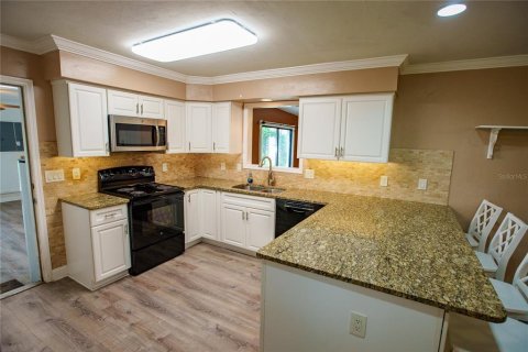 House in Alachua, Florida 7 bedrooms, 292.27 sq.m. № 2200507 - photo 29