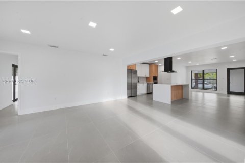 Villa ou maison à vendre à Miami, Floride: 4 chambres, 173.91 m2 № 2072599 - photo 5