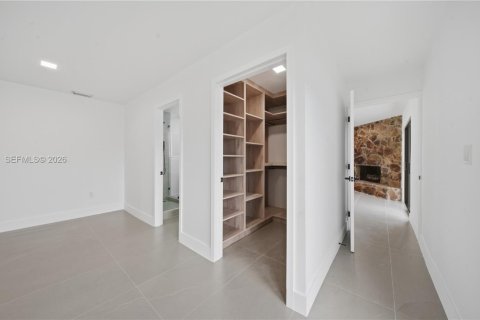 Villa ou maison à vendre à Miami, Floride: 4 chambres, 173.91 m2 № 2072599 - photo 21