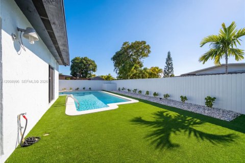 Villa ou maison à vendre à Miami, Floride: 4 chambres, 173.91 m2 № 2072599 - photo 28