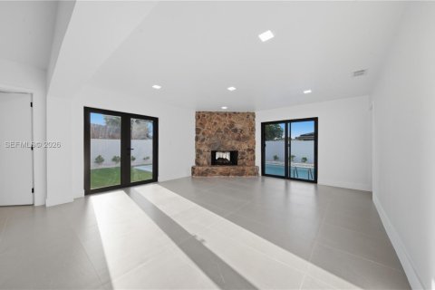 Villa ou maison à vendre à Miami, Floride: 4 chambres, 173.91 m2 № 2072599 - photo 10