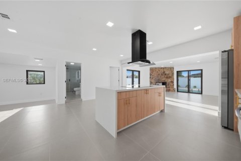 Villa ou maison à vendre à Miami, Floride: 4 chambres, 173.91 m2 № 2072599 - photo 14