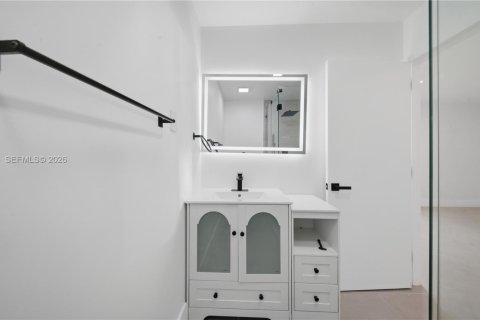 Villa ou maison à vendre à Miami, Floride: 4 chambres, 173.91 m2 № 2072599 - photo 22