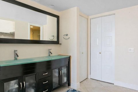 Condominio en venta en Pompano Beach, Florida, 2 dormitorios, 141.21 m2 № 2247937 - foto 10