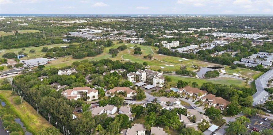Condominio en Largo, Florida, 2 dormitorios № 2092777