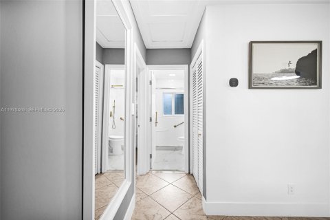 Купить виллу или дом в Форт-Лодердейл, Флорида 3 спальни, 84.82м2, № 2032218 - фото 18