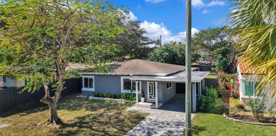 Дом в Форт-Лодердейл, Флорида 3 спальни, 84.82м2 № 2032218