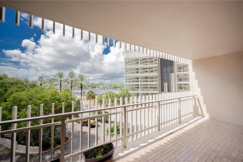 Condominio en venta en Miami, Florida, 2 dormitorios, 152.55 m2 № 2170304 - foto 2