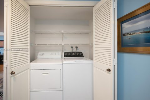 Condominio en venta en Miami, Florida, 2 dormitorios, 152.55 m2 № 2170304 - foto 21