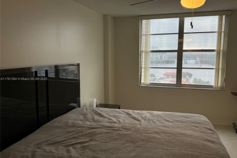 Купить кондоминиум в Санни-Айлс-Бич, Флорида 1 спальня, 102.56м2, № 1959419 - фото 13