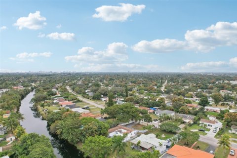 Villa ou maison à vendre à Miami, Floride: 3 chambres, 205.87 m2 № 2420701 - photo 25