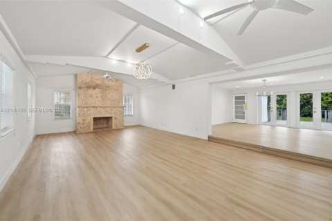 Villa ou maison à vendre à Miami, Floride: 3 chambres, 205.87 m2 № 2420701 - photo 4