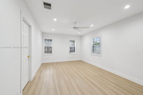 Villa ou maison à vendre à Miami, Floride: 3 chambres, 205.87 m2 № 2420701 - photo 17