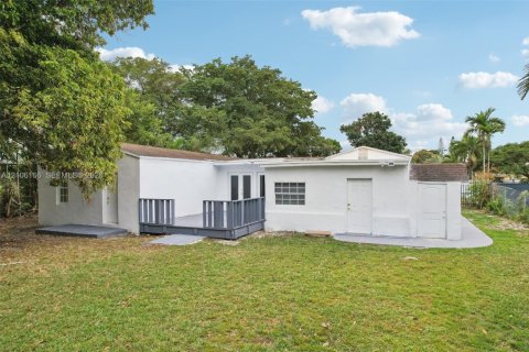 Villa ou maison à vendre à Miami, Floride: 3 chambres, 205.87 m2 № 2420701 - photo 21