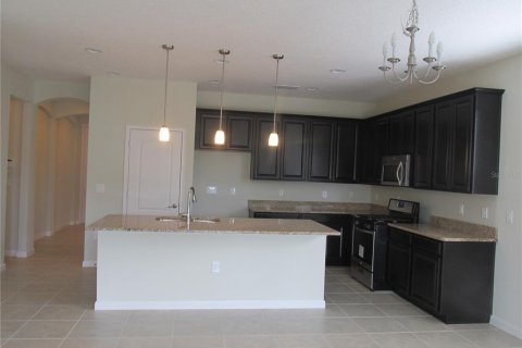 Casa en alquiler en Mount Dora, Florida, 3 dormitorios, 184.04 m2 № 2097533 - foto 2
