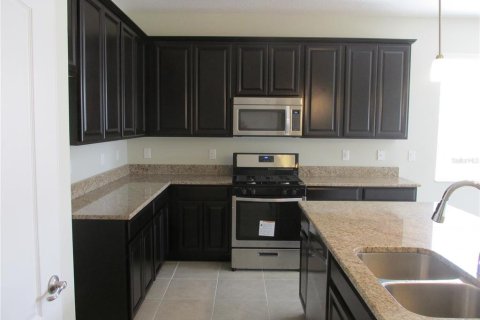 Casa en alquiler en Mount Dora, Florida, 3 dormitorios, 184.04 m2 № 2097533 - foto 3