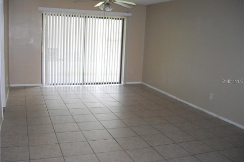 Condo in Orlando, Florida, 2 bedrooms  № 2239158 - photo 9