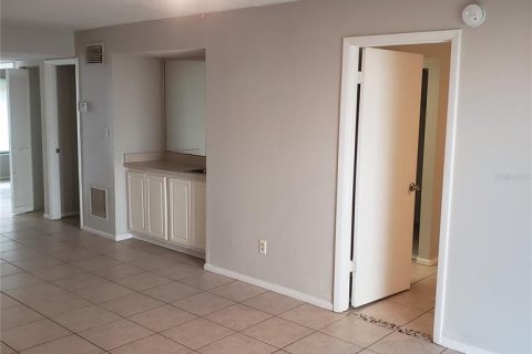 Condo in Orlando, Florida, 2 bedrooms  № 2239158 - photo 7