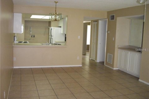 Condo in Orlando, Florida, 2 bedrooms  № 2239158 - photo 8