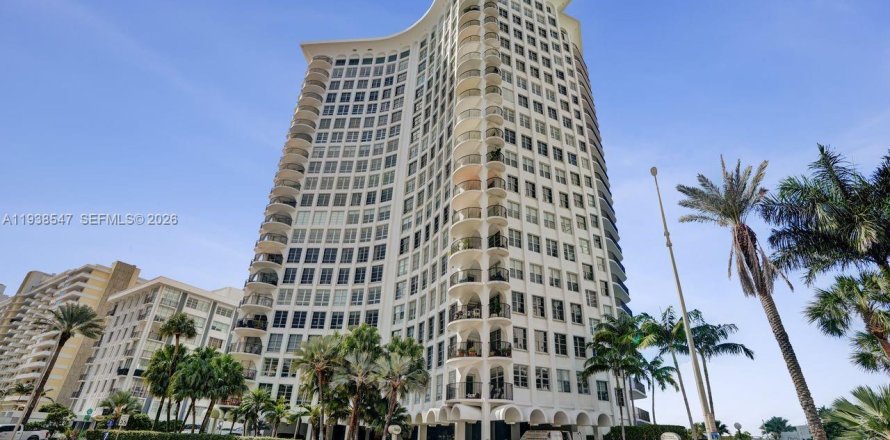 Кондоминиум с 3 спальнями в Майами-Бич, Флорида № 1997924