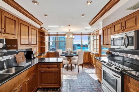 Купить кондоминиум в Майами-Бич, Флорида 3 спальни, 217.86м2, № 1997924 - фото 11