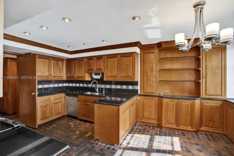 Купить кондоминиум в Майами-Бич, Флорида 3 спальни, 217.86м2, № 1997924 - фото 16