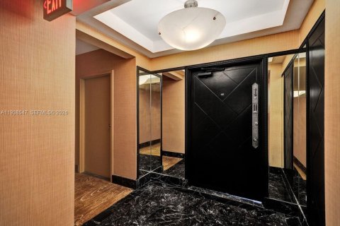 Купить кондоминиум в Майами-Бич, Флорида 3 спальни, 217.86м2, № 1997924 - фото 7