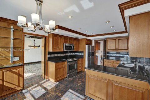 Купить кондоминиум в Майами-Бич, Флорида 3 спальни, 217.86м2, № 1997924 - фото 15