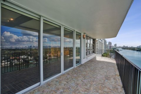 Купить кондоминиум в Майами-Бич, Флорида 3 спальни, 217.86м2, № 1997924 - фото 6