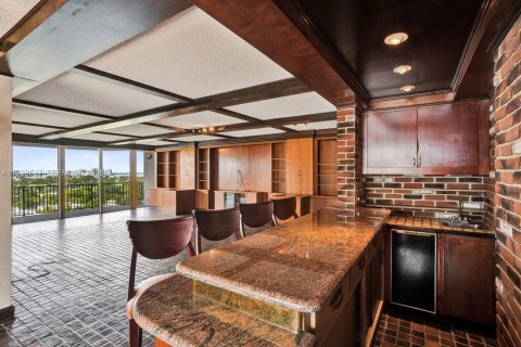 Купить кондоминиум в Майами-Бич, Флорида 3 спальни, 217.86м2, № 1997924 - фото 23