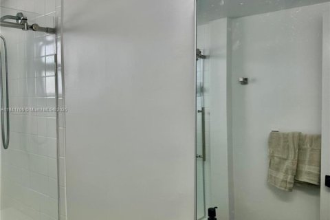 Condominio en alquiler en Miami Beach, Florida, 1 dormitorio, 67.82 m2 № 1939602 - foto 5