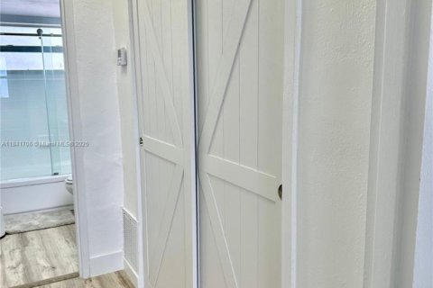 Condominio en alquiler en Miami Beach, Florida, 1 dormitorio, 67.82 m2 № 1939602 - foto 9