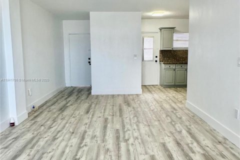 Condominio en alquiler en Miami Beach, Florida, 1 dormitorio, 67.82 m2 № 1939602 - foto 7