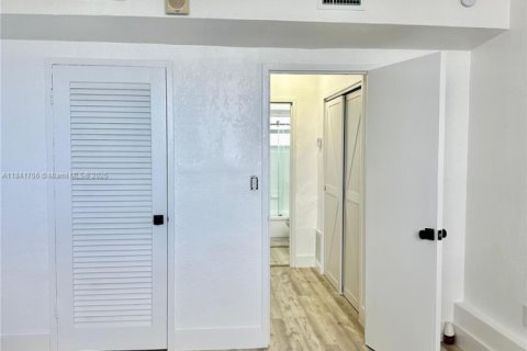Condominio en alquiler en Miami Beach, Florida, 1 dormitorio, 67.82 m2 № 1939602 - foto 8