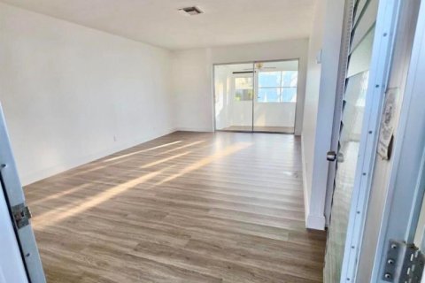 Apartment in West Palm Beach, Florida 1 bedroom, 56.76 sq.m. № 2191993 - photo 6