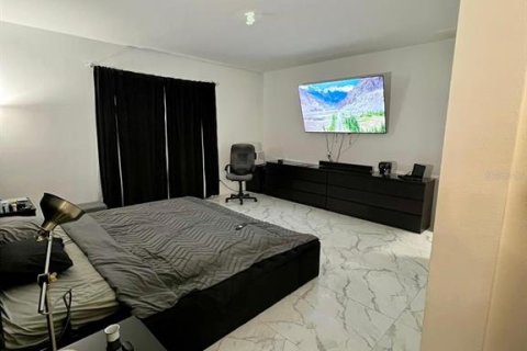 House in Orlando, Florida 4 bedrooms, 258.64 sq.m. № 1651111 - photo 24