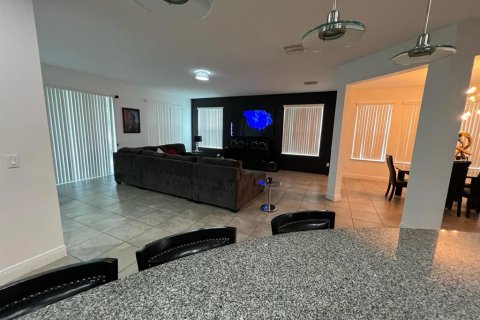 House in Orlando, Florida 4 bedrooms, 258.64 sq.m. № 1651111 - photo 12