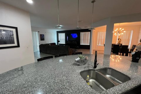 House in Orlando, Florida 4 bedrooms, 258.64 sq.m. № 1651111 - photo 11