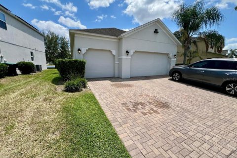 House in Orlando, Florida 4 bedrooms, 258.64 sq.m. № 1651111 - photo 1