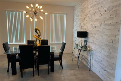House in Orlando, Florida 4 bedrooms, 258.64 sq.m. № 1651111 - photo 15