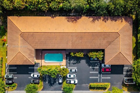 Commercial property in Coral Springs, Florida 87.79 sq.m. № 1990539 - photo 19