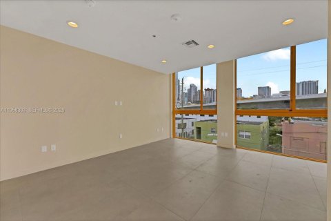 Apartment in Miami, Florida 1 bedroom № 2020767 - photo 18