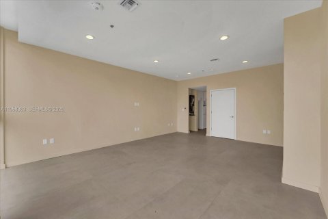 Apartment in Miami, Florida 1 bedroom № 2020767 - photo 26