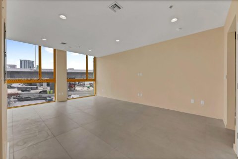 Apartment in Miami, Florida 1 bedroom № 2020767 - photo 29