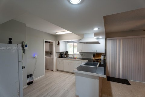 Casa en venta en Port St. Lucie, Florida, 3 dormitorios, 120.77 m2 № 2274089 - foto 16