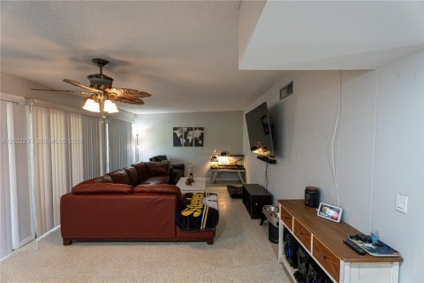 Casa en venta en Port St. Lucie, Florida, 3 dormitorios, 120.77 m2 № 2274089 - foto 19