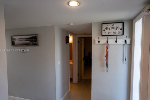 Casa en venta en Port St. Lucie, Florida, 3 dormitorios, 120.77 m2 № 2274089 - foto 9