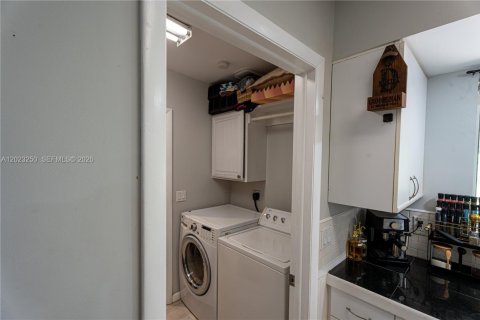 Casa en venta en Port St. Lucie, Florida, 3 dormitorios, 120.77 m2 № 2274089 - foto 23