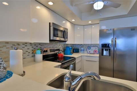 Condo in New Smyrna Beach, Florida, 3 bedrooms  № 1245392 - photo 11