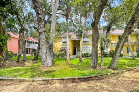 Condo in Saint Petersburg, Florida, 2 bedrooms  № 1917228 - photo 18